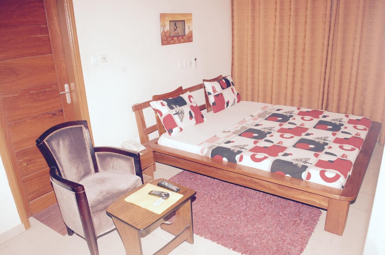 Hôtels Résidences Easy Cotonou Esterno foto