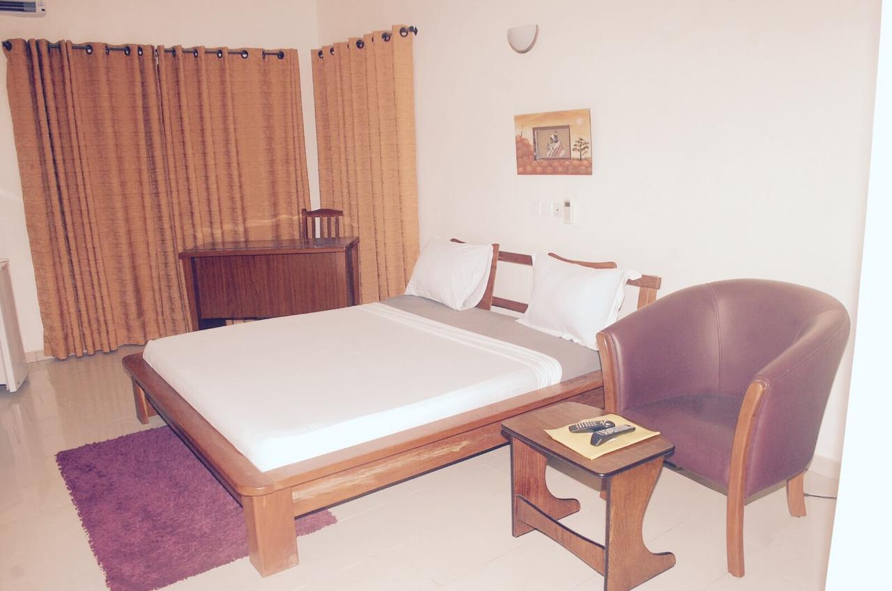 Hôtels Résidences Easy Cotonou Esterno foto