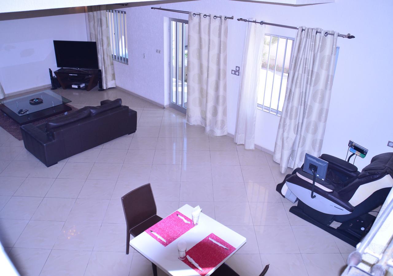 Hôtels Résidences Easy Cotonou Esterno foto